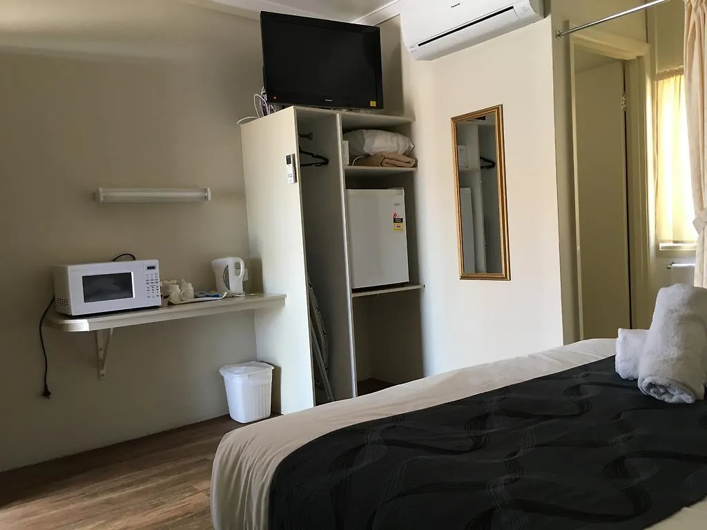 Motel Plantation Park Motor Inn Ayr