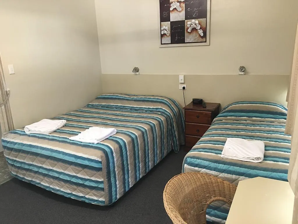 Plantation Park Motor Inn Ayr Motel