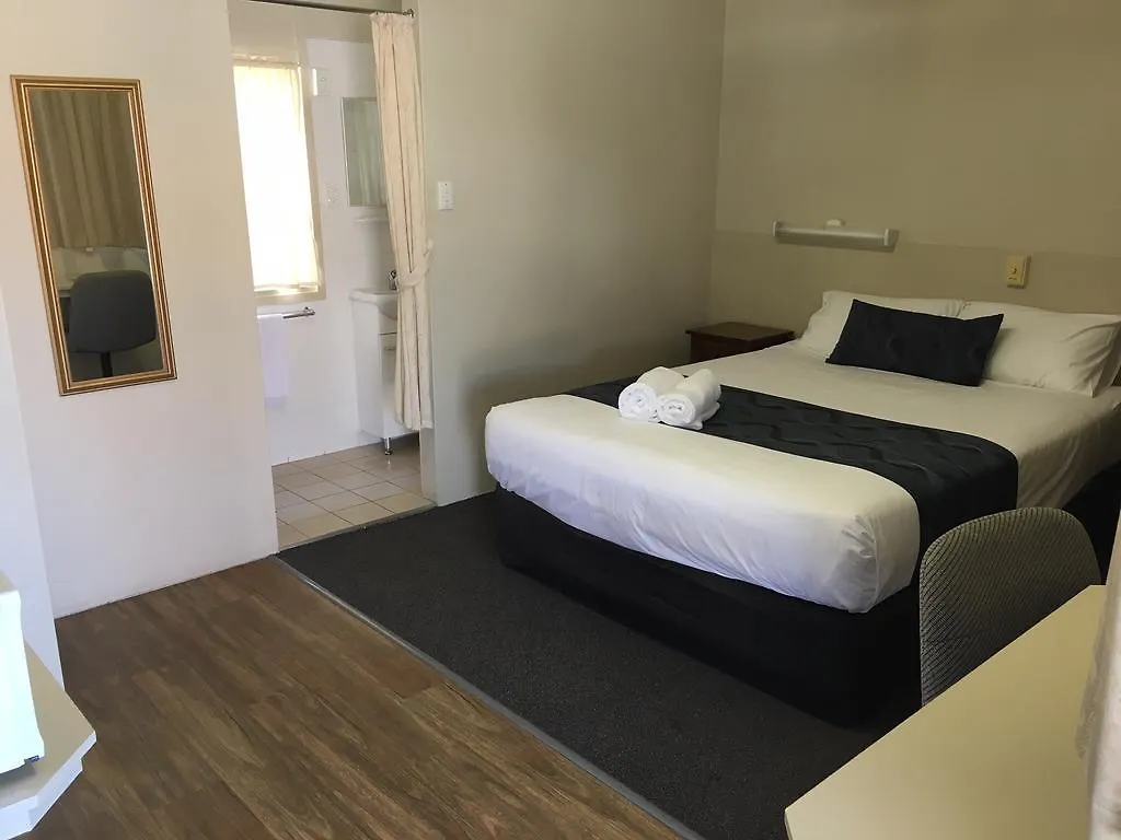 *** Motel Plantation Park Motor Inn Ayr Austrálie
